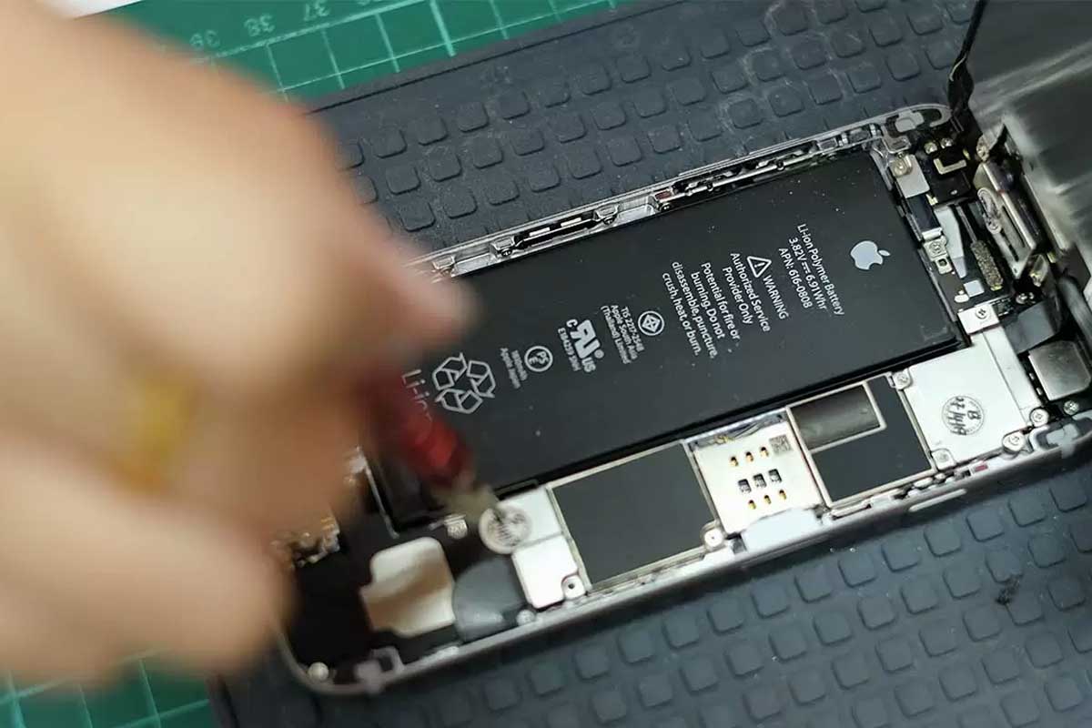 materiel-reparer-batterie-iphone